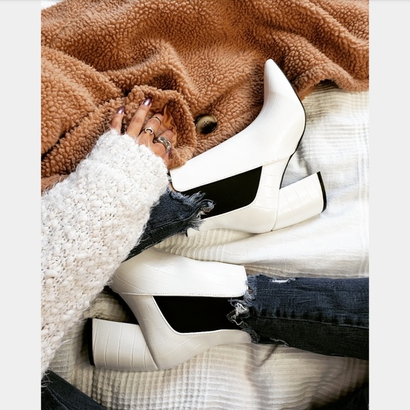 Price firm!/The Miya// white croc print bootie - Picture 5 of 5